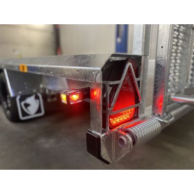 LED valot koneenkuljetusvaunuun