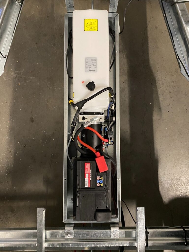 Sähköhydraulinen kippaus akulla -0