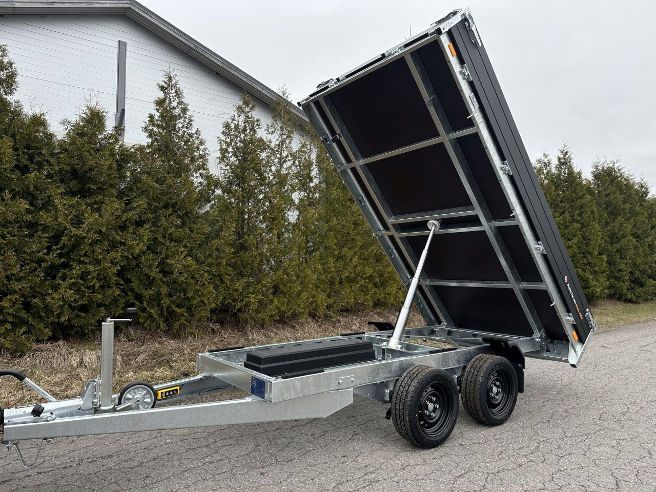 Saris K1 306×170 2700 kg sähkö