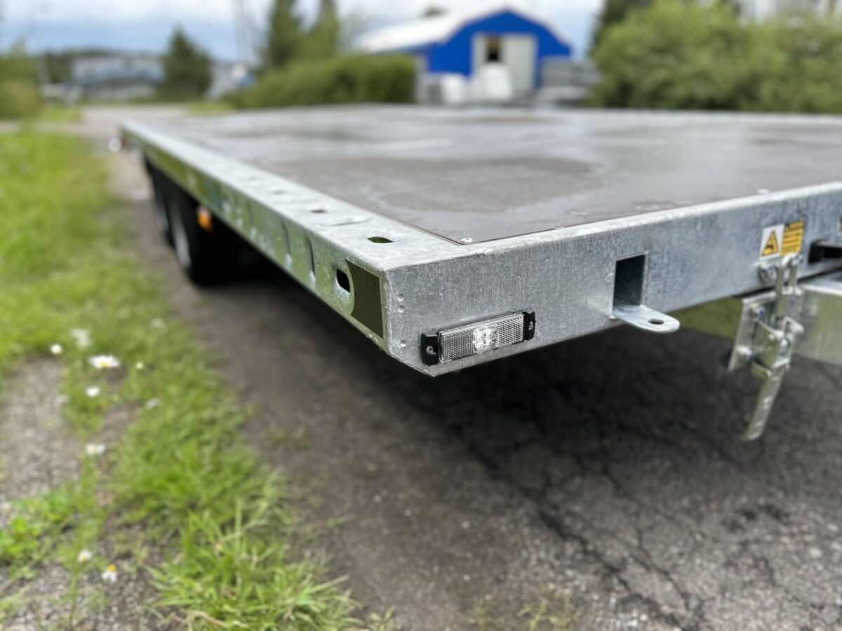 Alberni 500x210 3000 kg Kippaava lavetti-6204