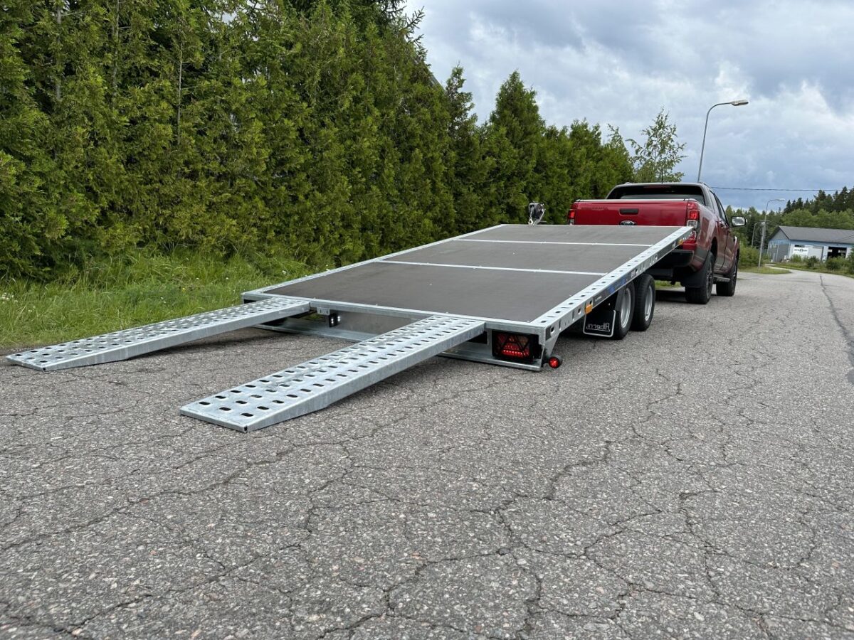 autonkuljetus perävaunu