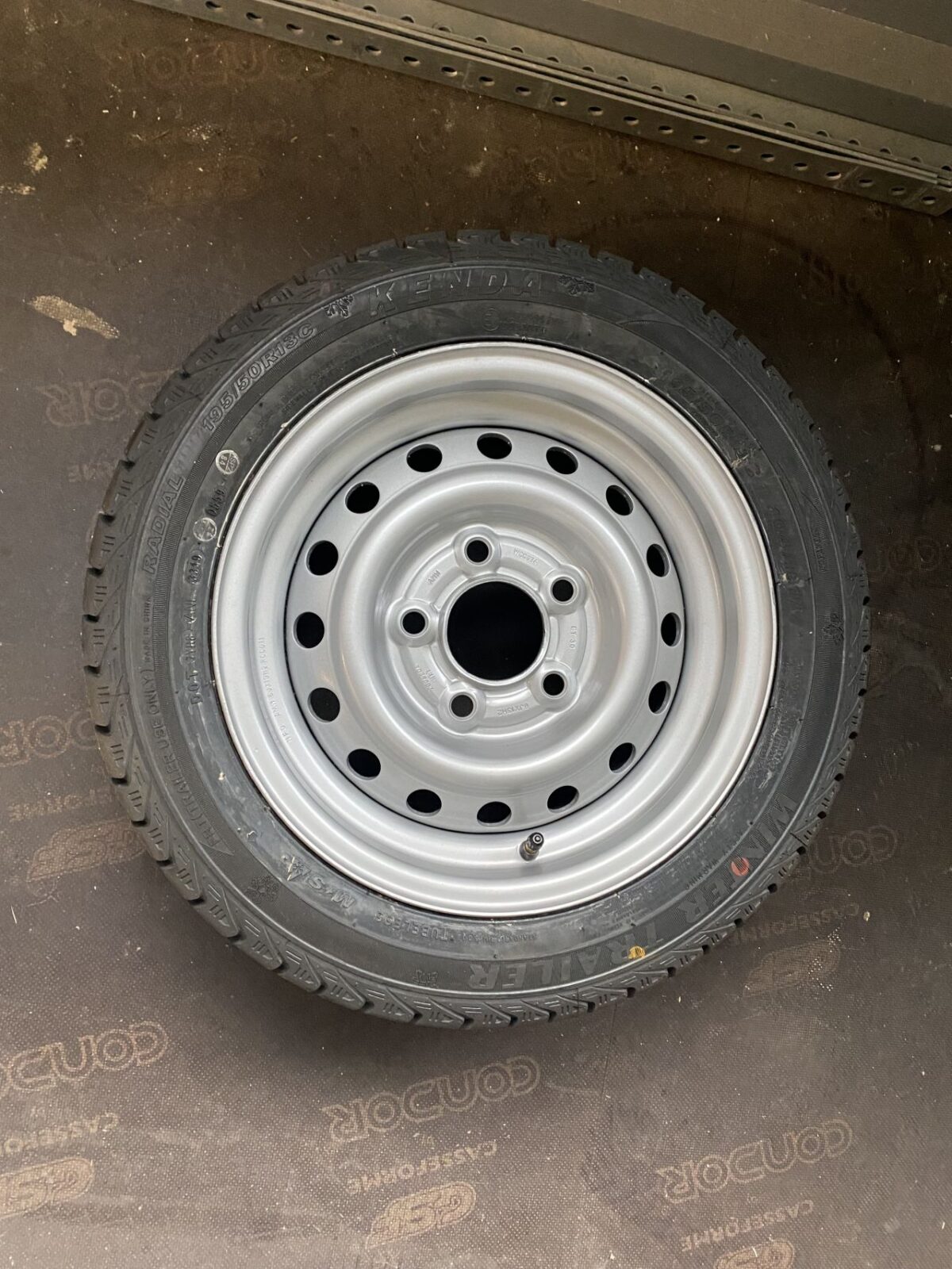 Nastarengas 195/50 R13 ja vanne-2977