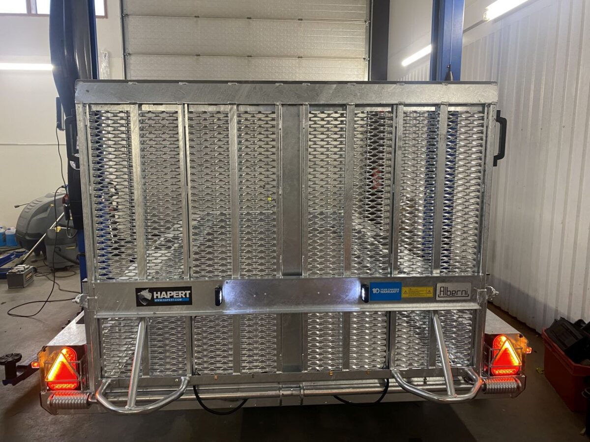 LED valot koneenkuljetusvaunuun-3746