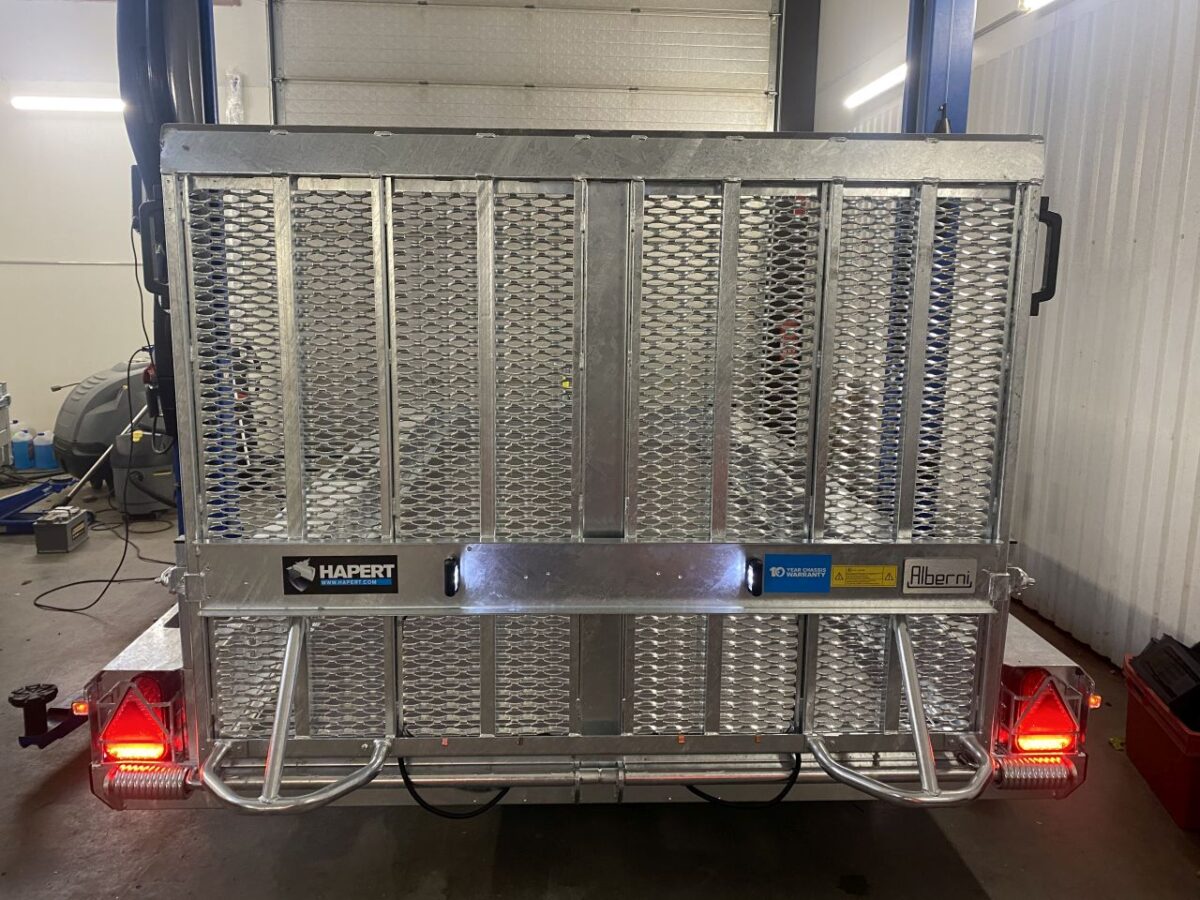 LED valot koneenkuljetusvaunuun-3747