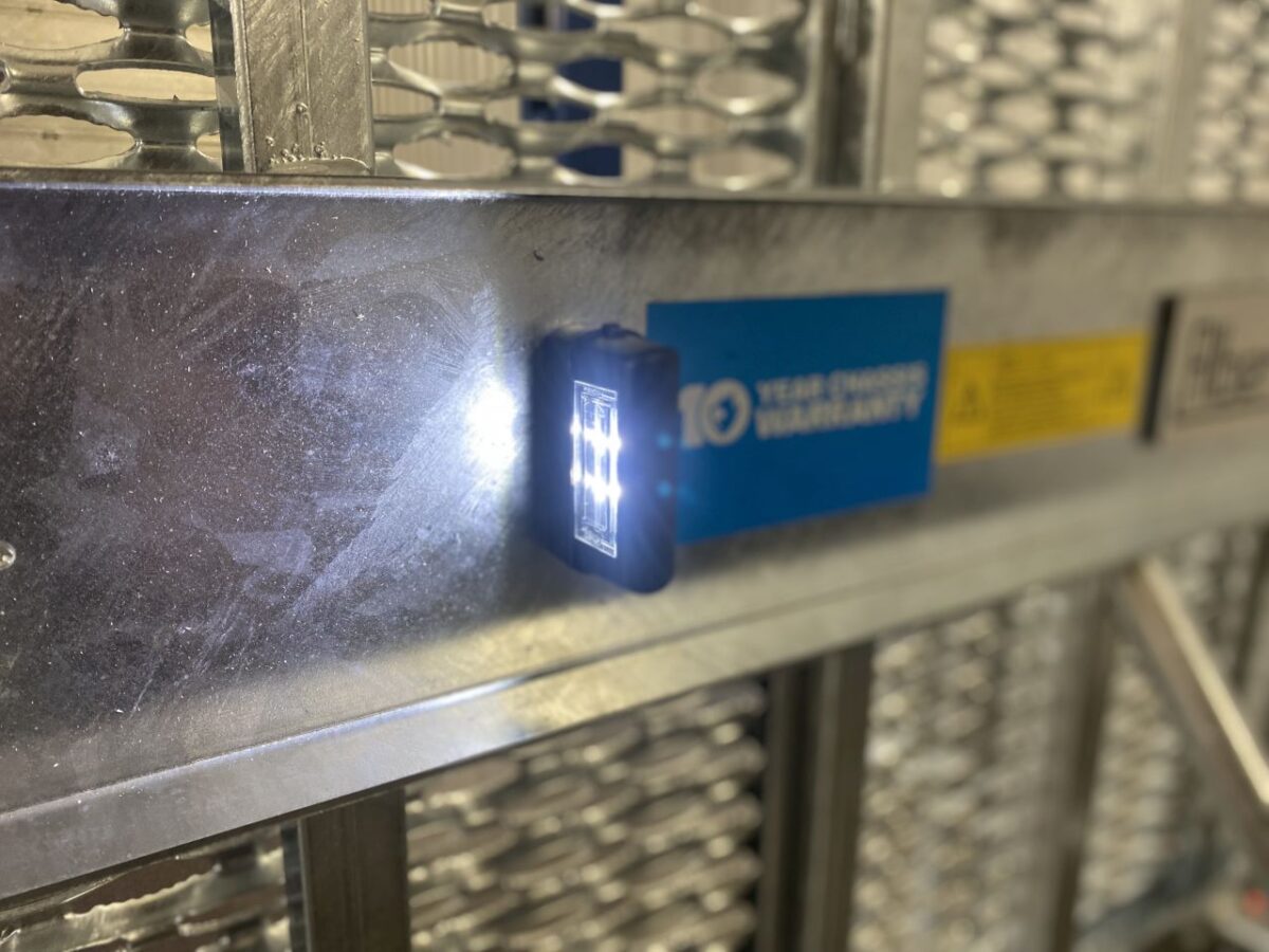 LED valot koneenkuljetusvaunuun-3749