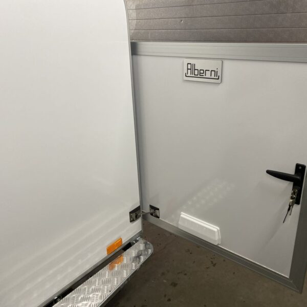 Alberni mini Caravan-5094