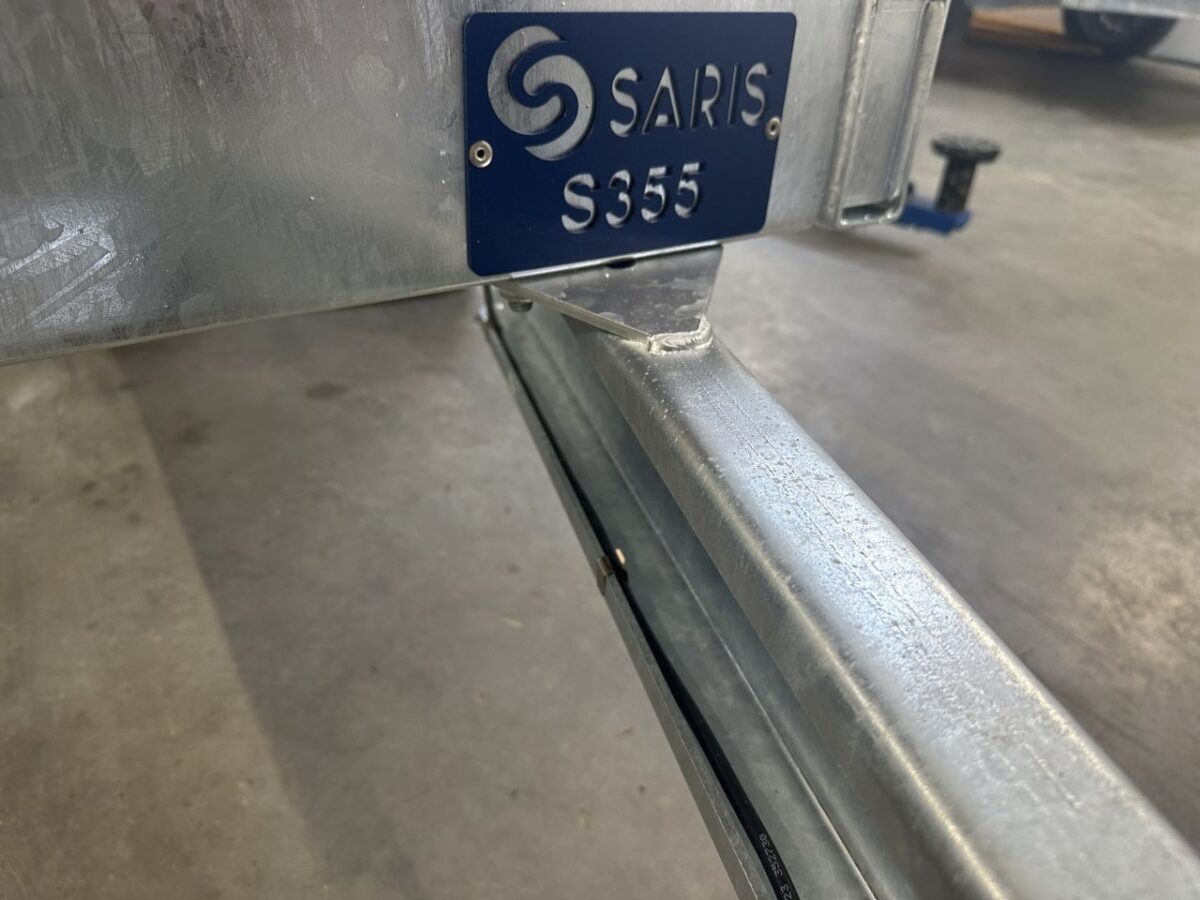 Saris K1 306x170 2700 kg 6,3m3-9739