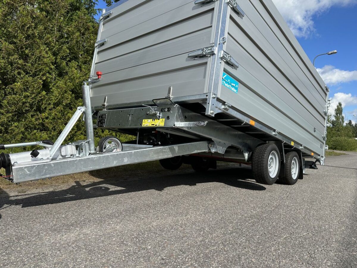 TwinTrailer 402 192 3500 2 -5980