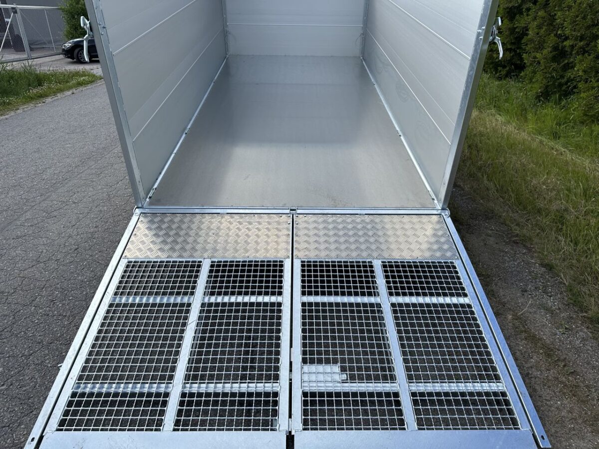 TwinTrailer 402 192 3500 2 -5982