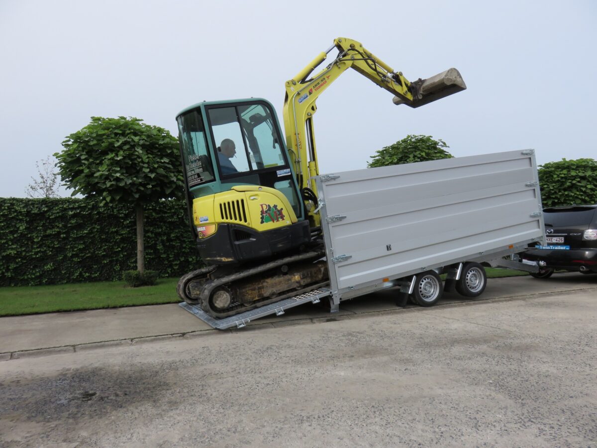 TwinTrailer 402 192 3500 2 -5867