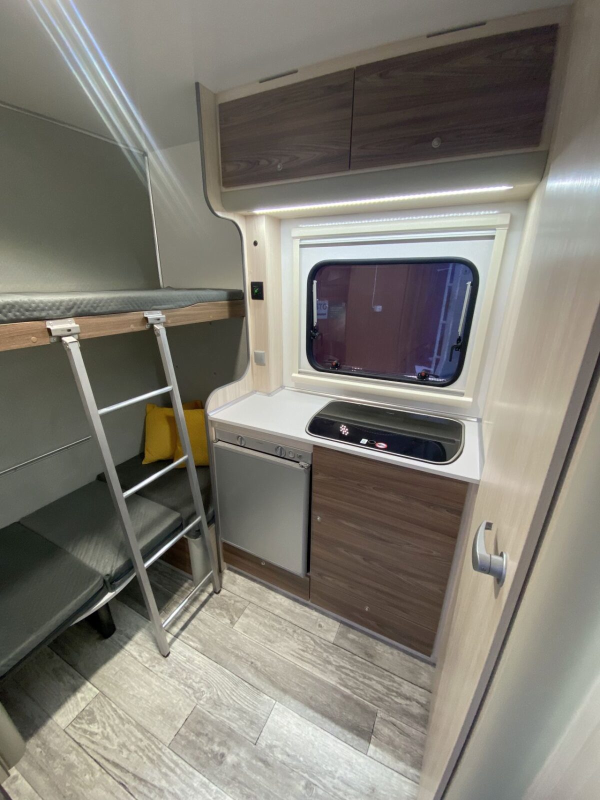 Alberni Caravan 600 BIG-6566