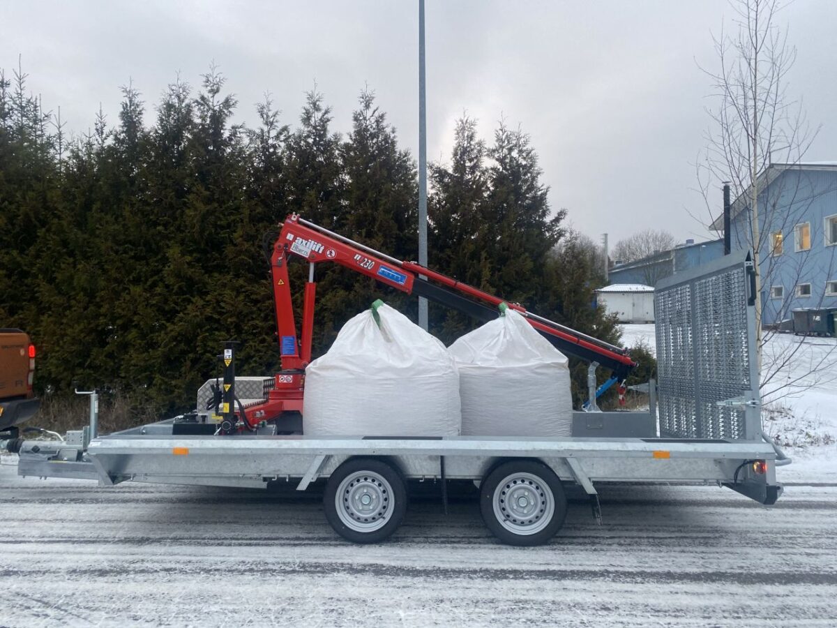 Perävaunu nosturilla-6755