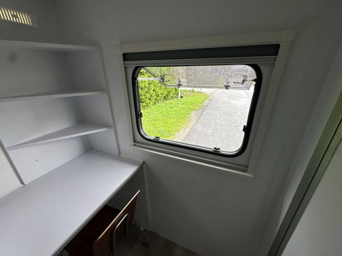 Alberni Mini toimisto -6936