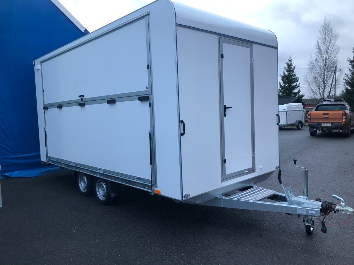 Alberni 550 Markkinointivaunu-7245