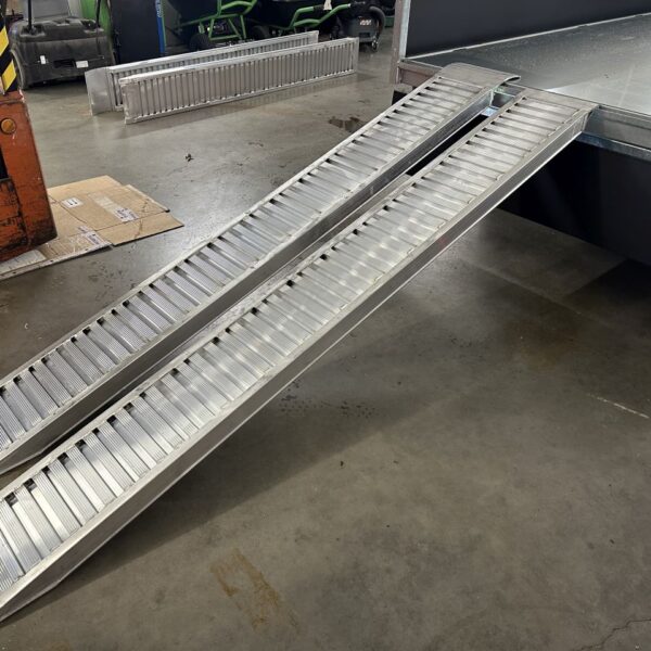 Alumiini rampit 250 cm 3550 kg-8222