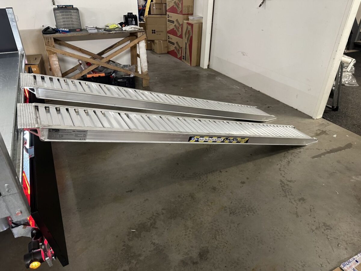 Alumiini rampit 250 cm 3550 kg-8224