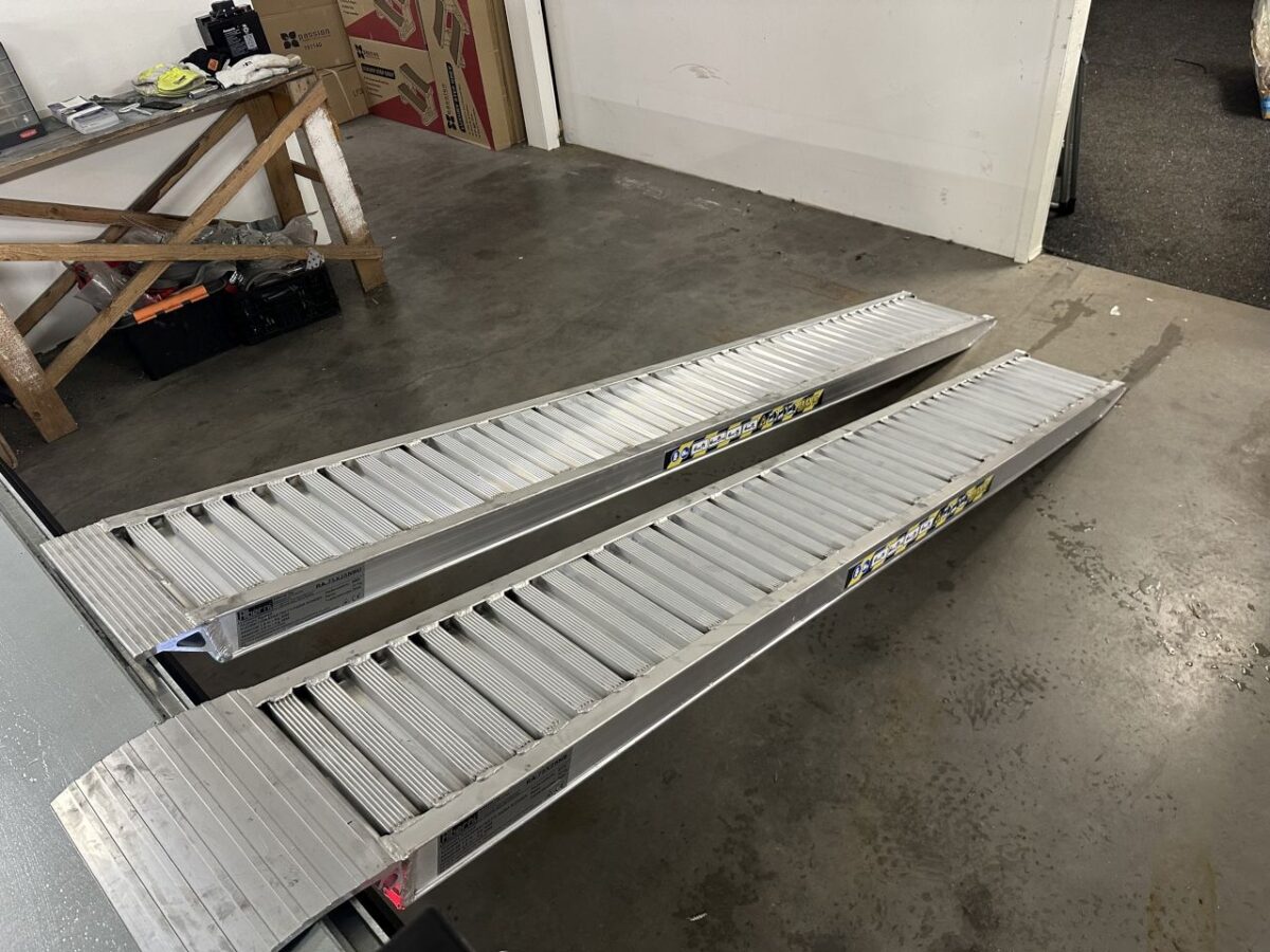 Alumiini rampit 300 cm 2900 kg-9467