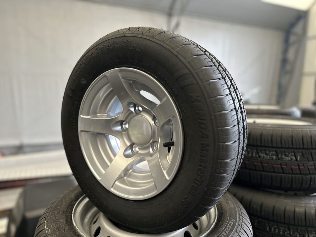 Rengas 195/55 R10 C Alu-0