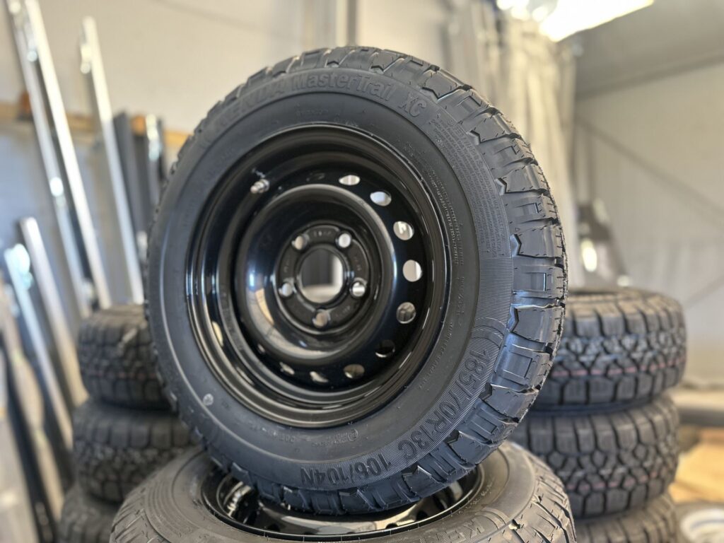 Rengas 185/70 R 13C m+s Maasto -0