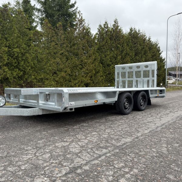 Henra koneenkuljetus perävaunu