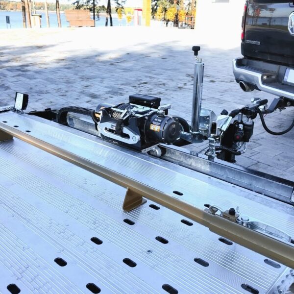 alberni formula perävaunu LOHR sidonta