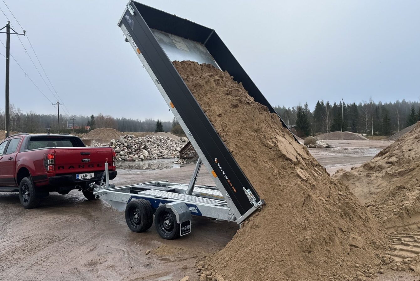 Kippiperävaunu kippaus 5000 kg