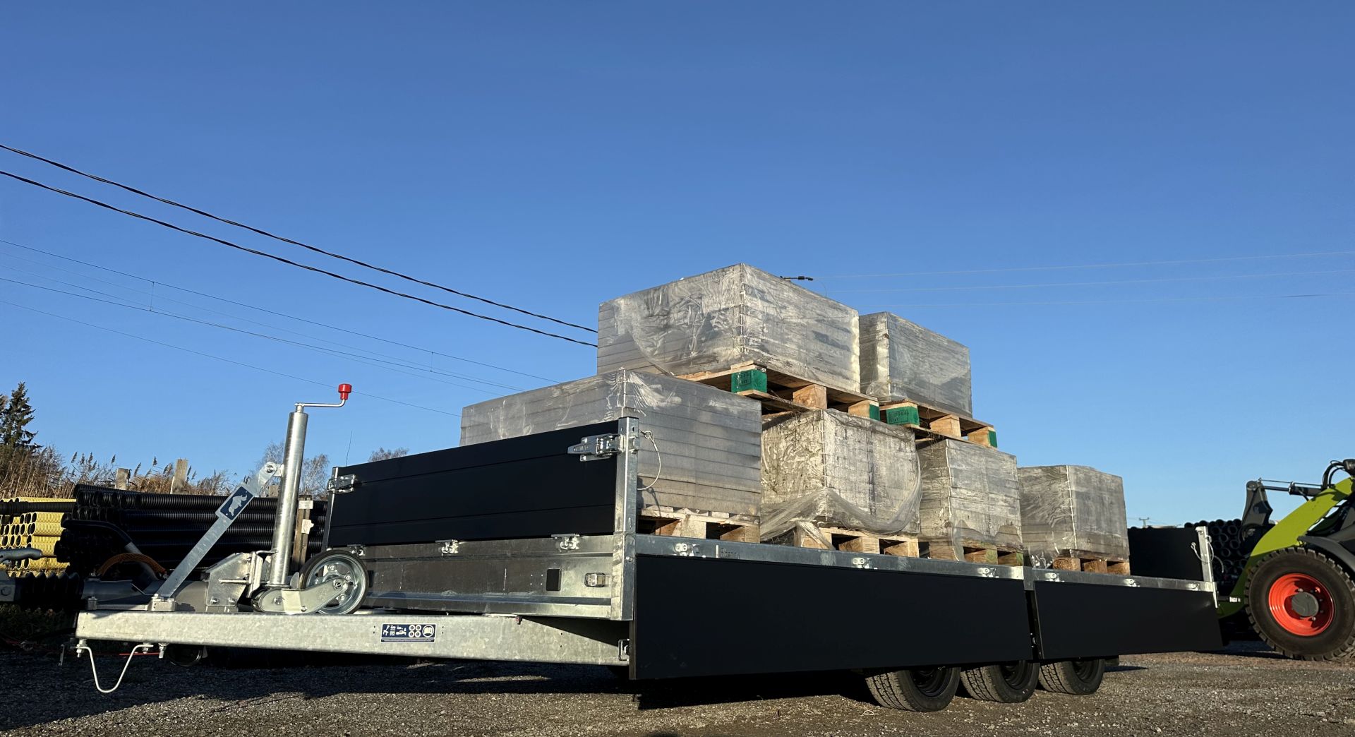 Perävaunut ja peräkärryt monipuoliseen kuljettamiseen. Paras lavettiperävaunu löytyy Alberni Oy:lta.