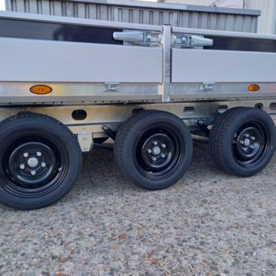 Lahtijousitus HENRA perävaunuun. Myyjä alberni oy.