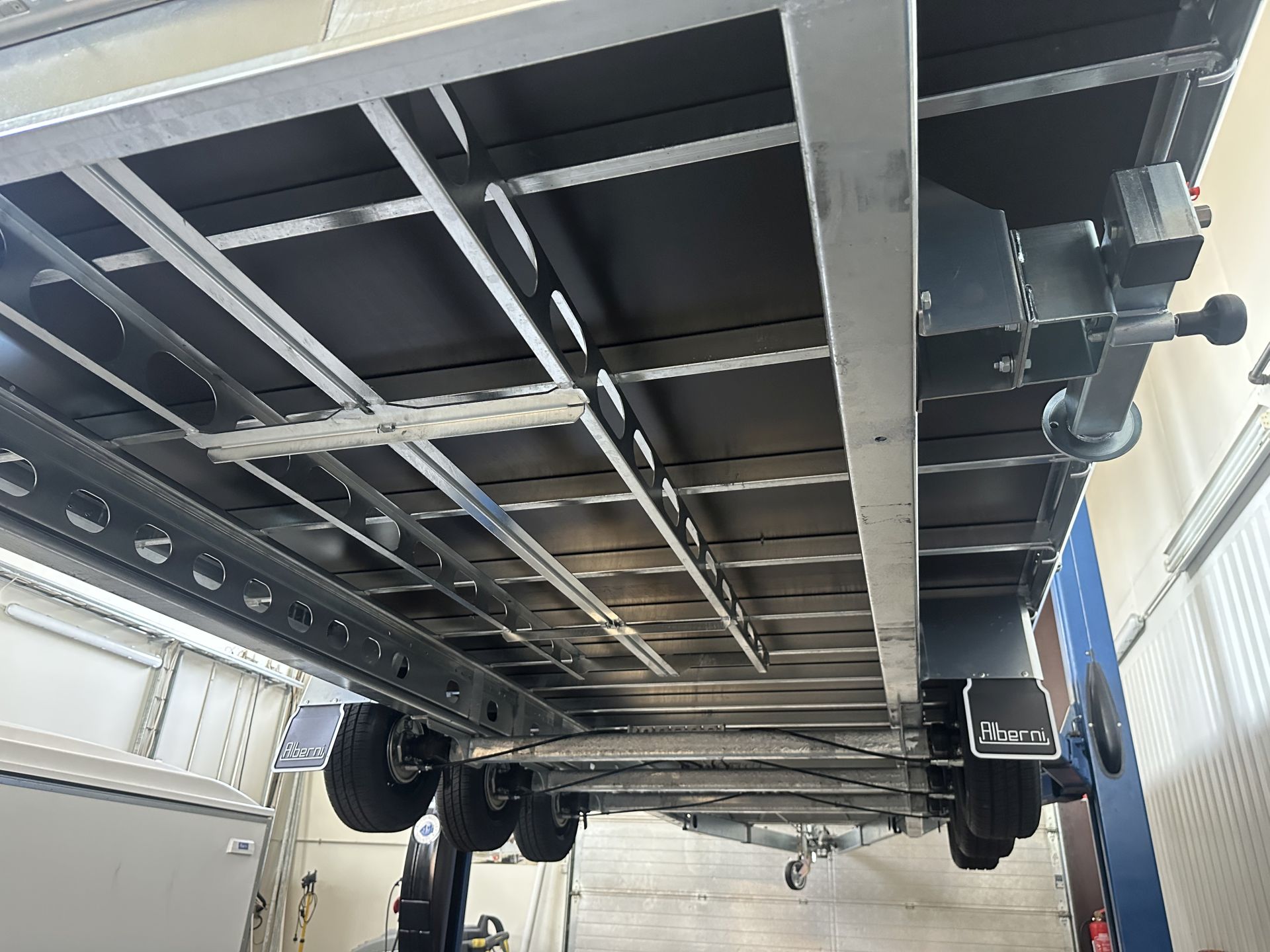 Lavettiperävaunu henra runko rakenne kuva.