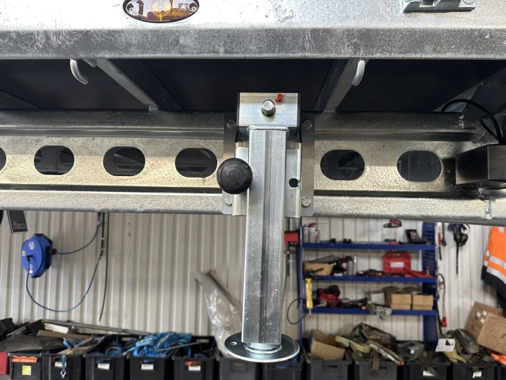 lavettikärry henra tukijalat taakse tai eteen.