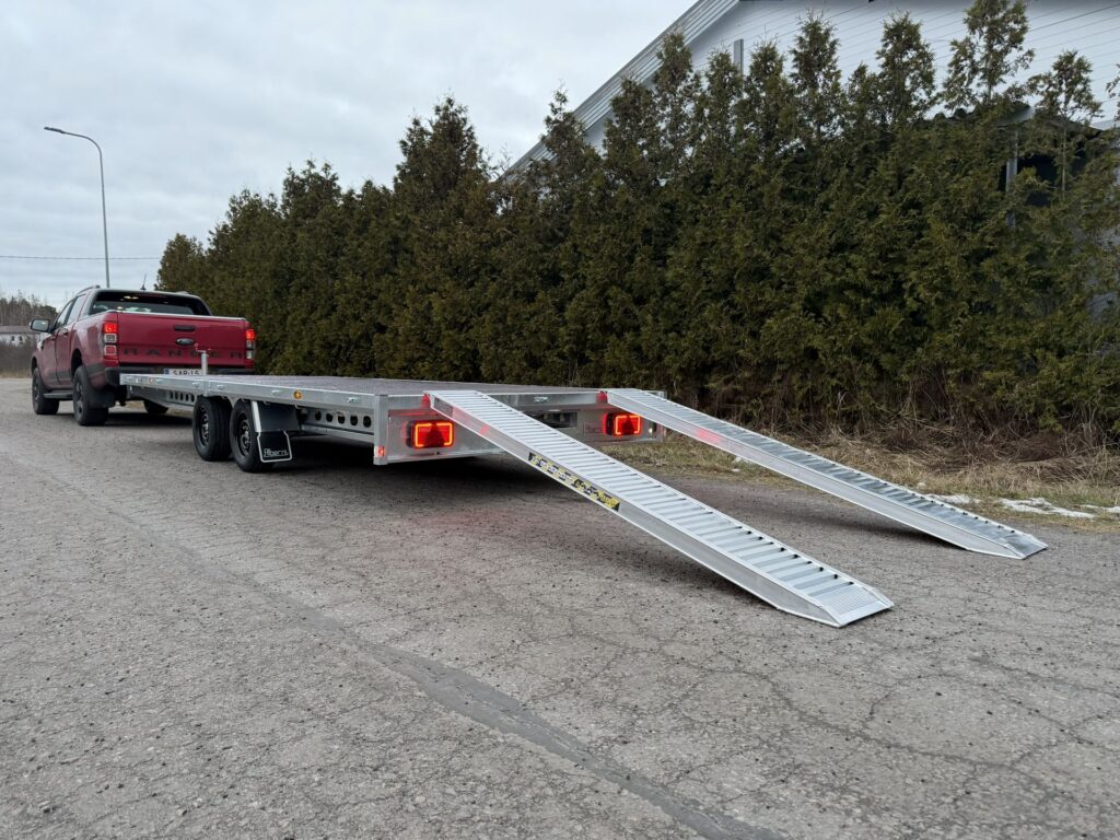 lavettiperävaunu henra ilman laitoja.