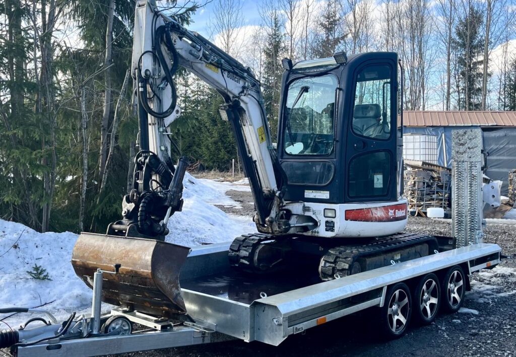 Vlemmix koneenkuljetusperävaunu koneenkuljetaminen.