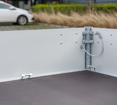 lavettiperävaunu henra voidaan varustaa 40cm korkeilla alumiini laidoilla.