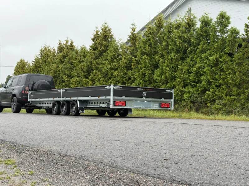 Kolme akselinen lavettivaunu HENRA