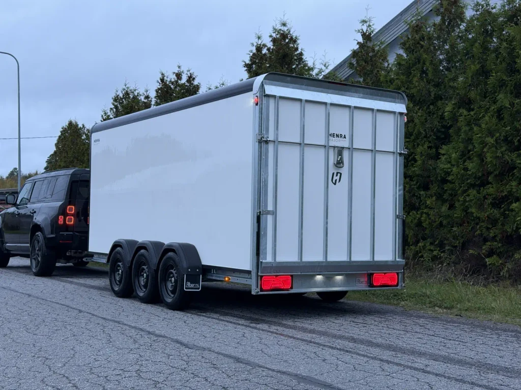 Henra GB umpiperävaunu Xpert paketilla