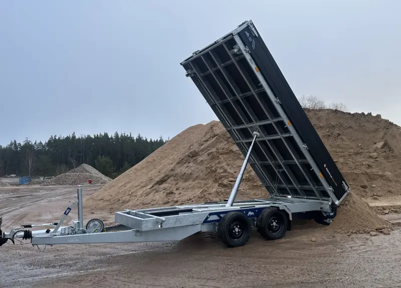 SARIS K3 356x184 3500 kg kippikärry 5000 kg kuormalla. Rajojen ulkopuolella, mutta edelleen tehtävissä.